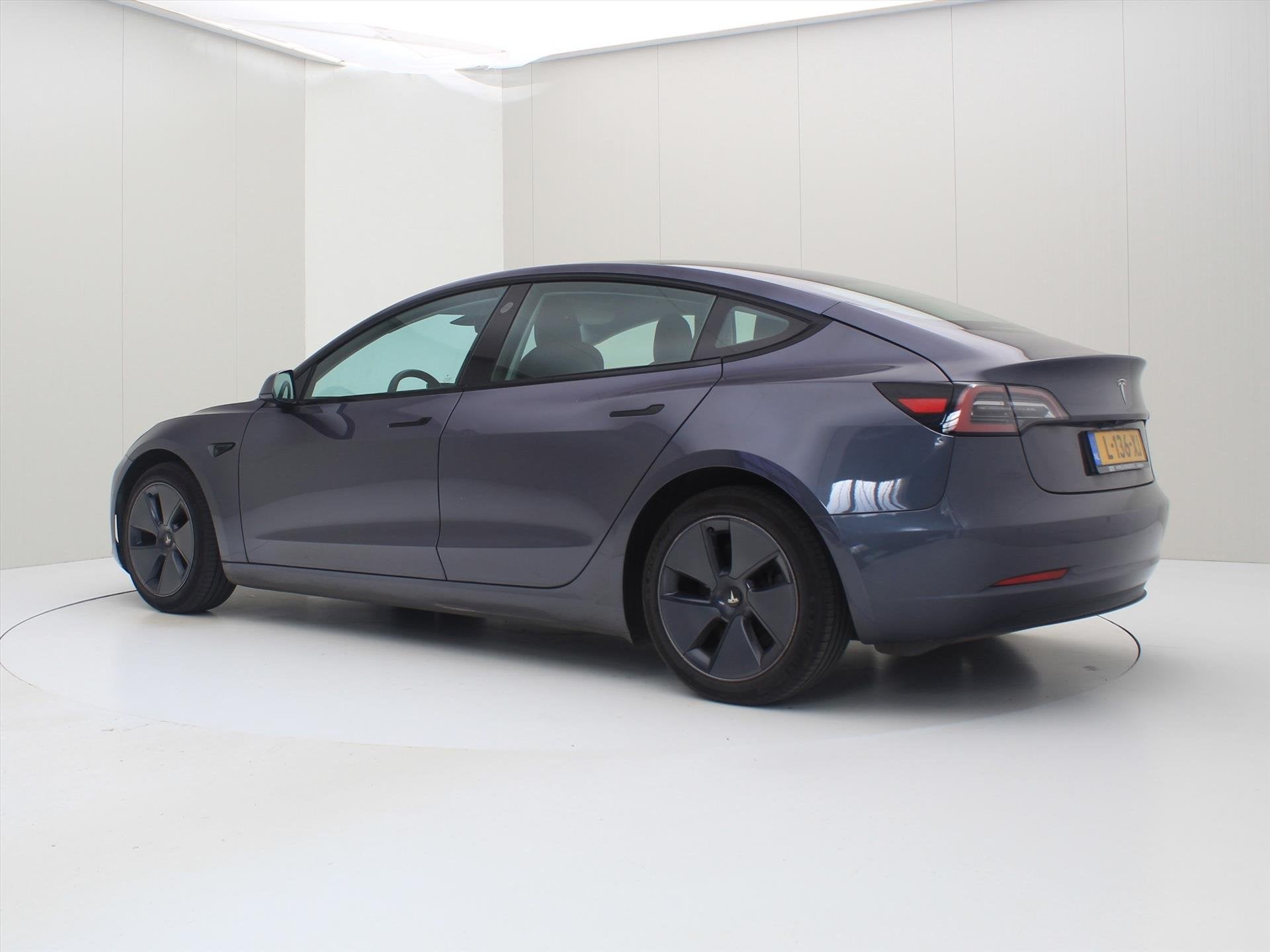 Foto 3 van Tesla Model 3 Standard RWD Plus 90,1% SoH [ LFP-ACCU+AUTOPIL