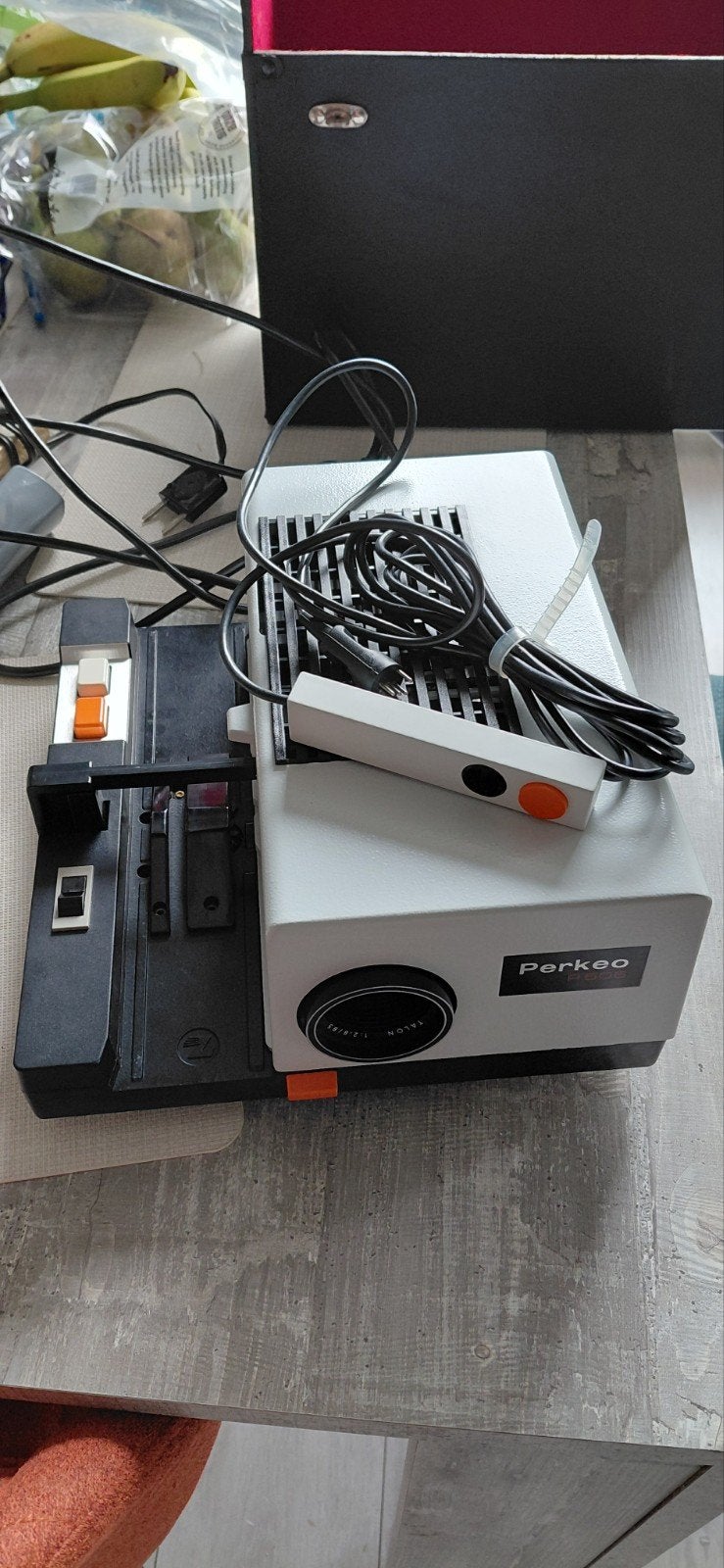 Vintage Zeiss Ikon Perkeo diaprojector met accessoires, Ophalen of Verzenden, Gebruikt, Met scherm