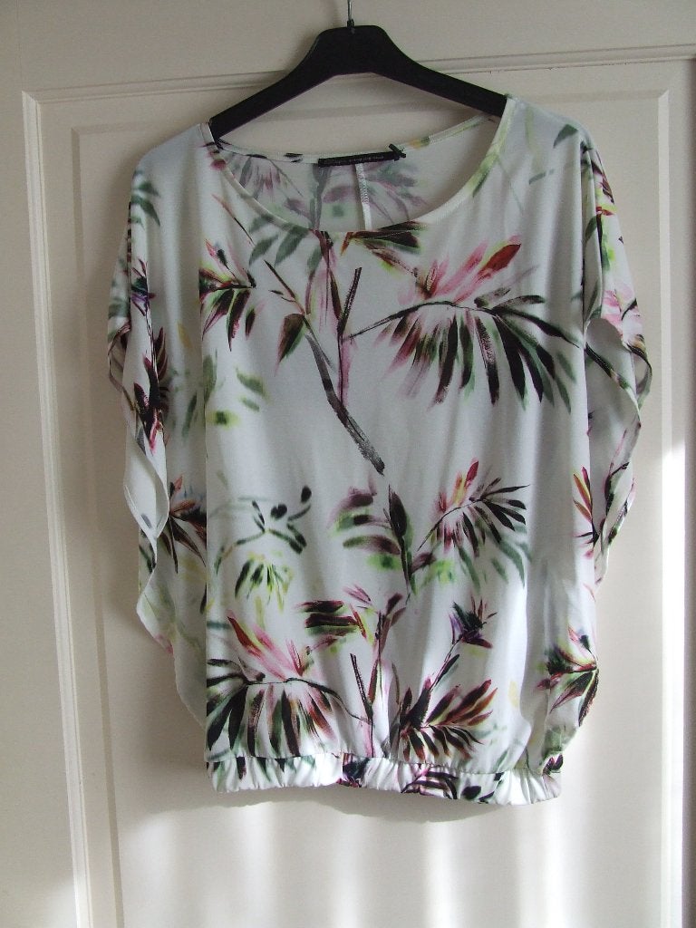 Steps nieuwe bloementop maat S, Kleding | Dames, Tops, Meerkleurig, Nieuw, Ophalen of Verzenden, Korte mouw