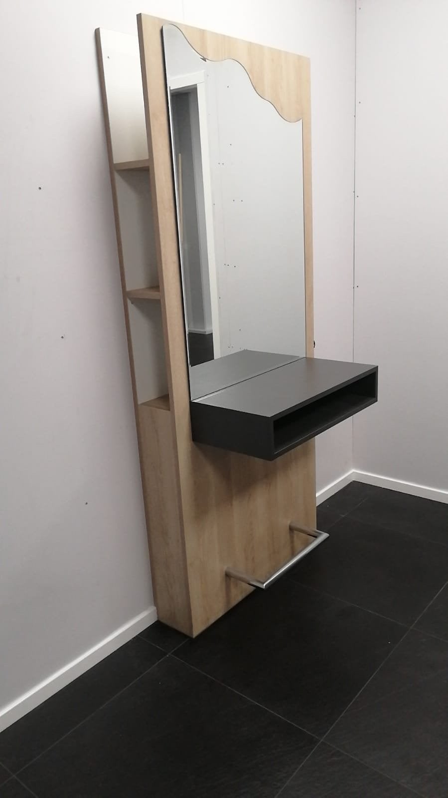 Complete inventaris kapsalon meubels, Ophalen