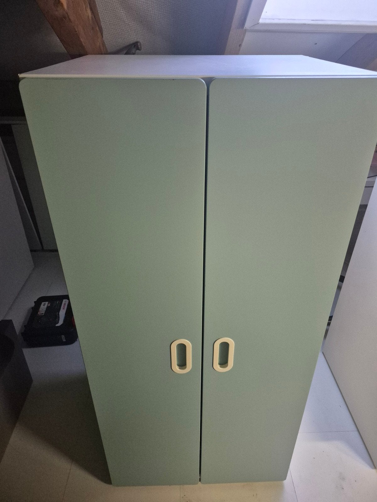 Kledingkast ikea smastad l, Huis en Inrichting, Ophalen, Overige materialen, Modern en functioneel, 50 tot 100 cm