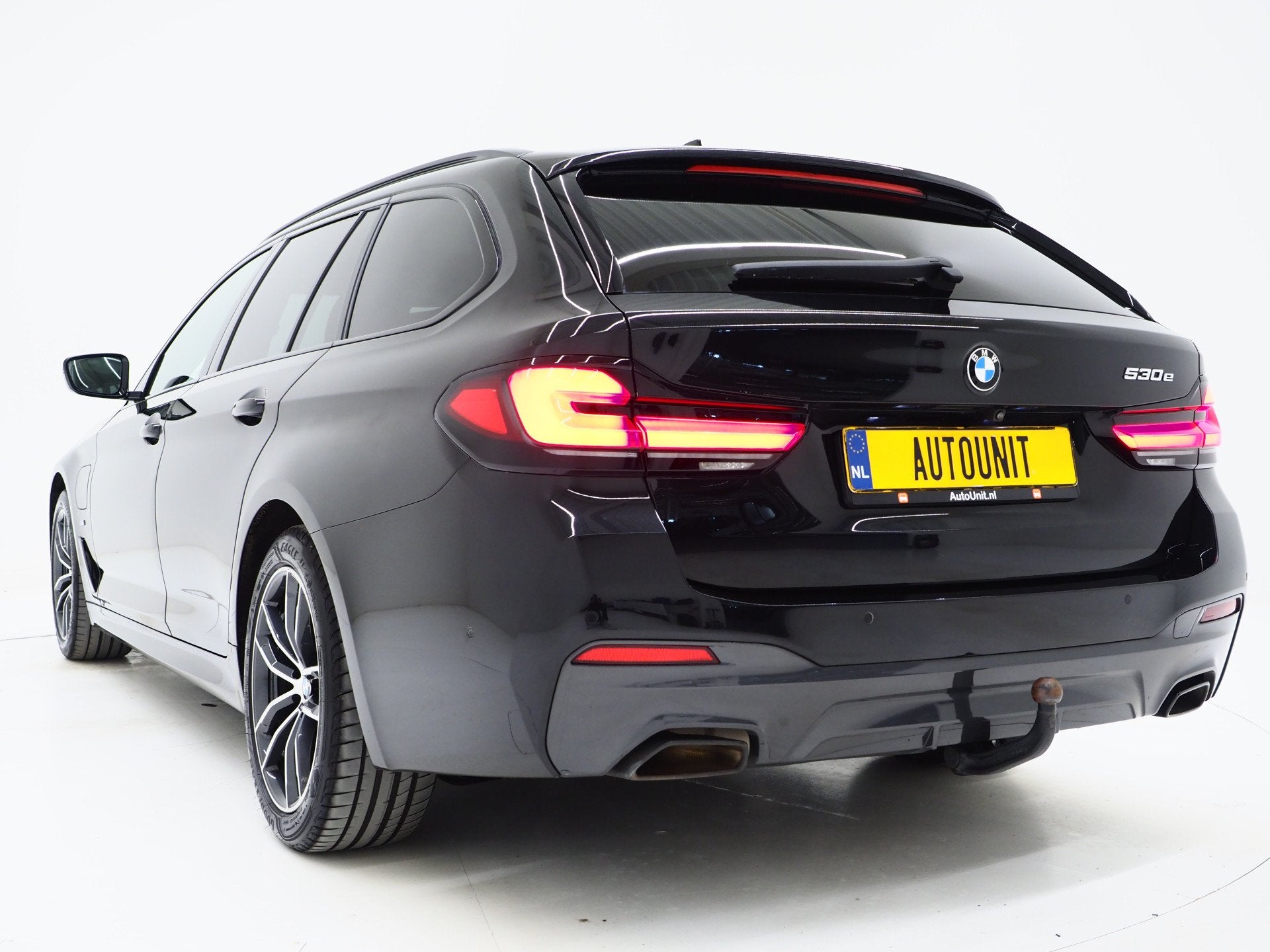 BMW 5 Serie Touring 530e M Sport Shadow Line | Panoramadak |, Auto's, Automaat, 1998 cc, Gebruikt, 4 cilinders