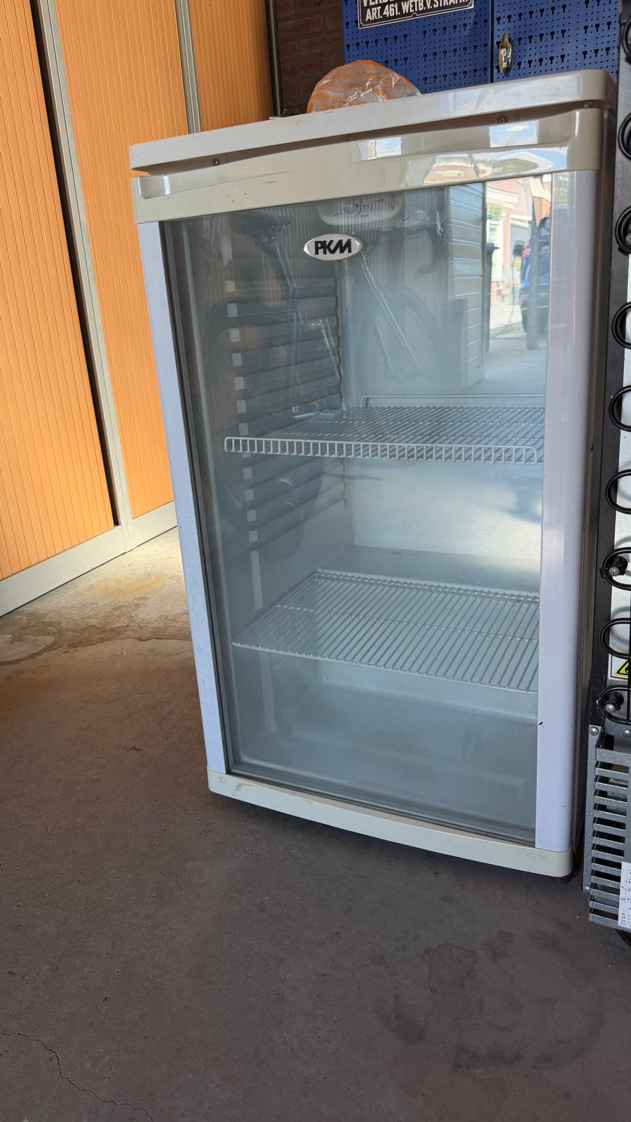 PKM Glasdeur Koelkast - koelt tot 10 graden, Witgoed en Apparatuur, Koelkasten en IJskasten, Minder dan 75 liter, 45 tot 60 cm