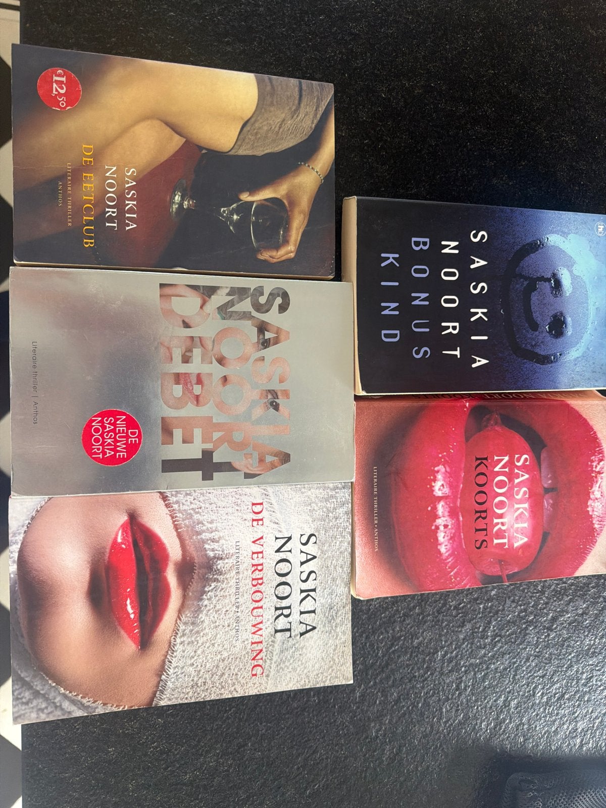 Saskia Noort boeken - De Eetclub, Debet, Koorts, De Verbouwi, Ophalen of Verzenden, Gelezen, Nederland