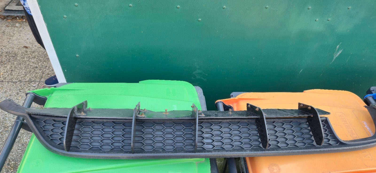 Orginele achterbumper diffuser met splitter polo 2018, Gebruikt, Volkswagen, Ophalen of Verzenden, Achter