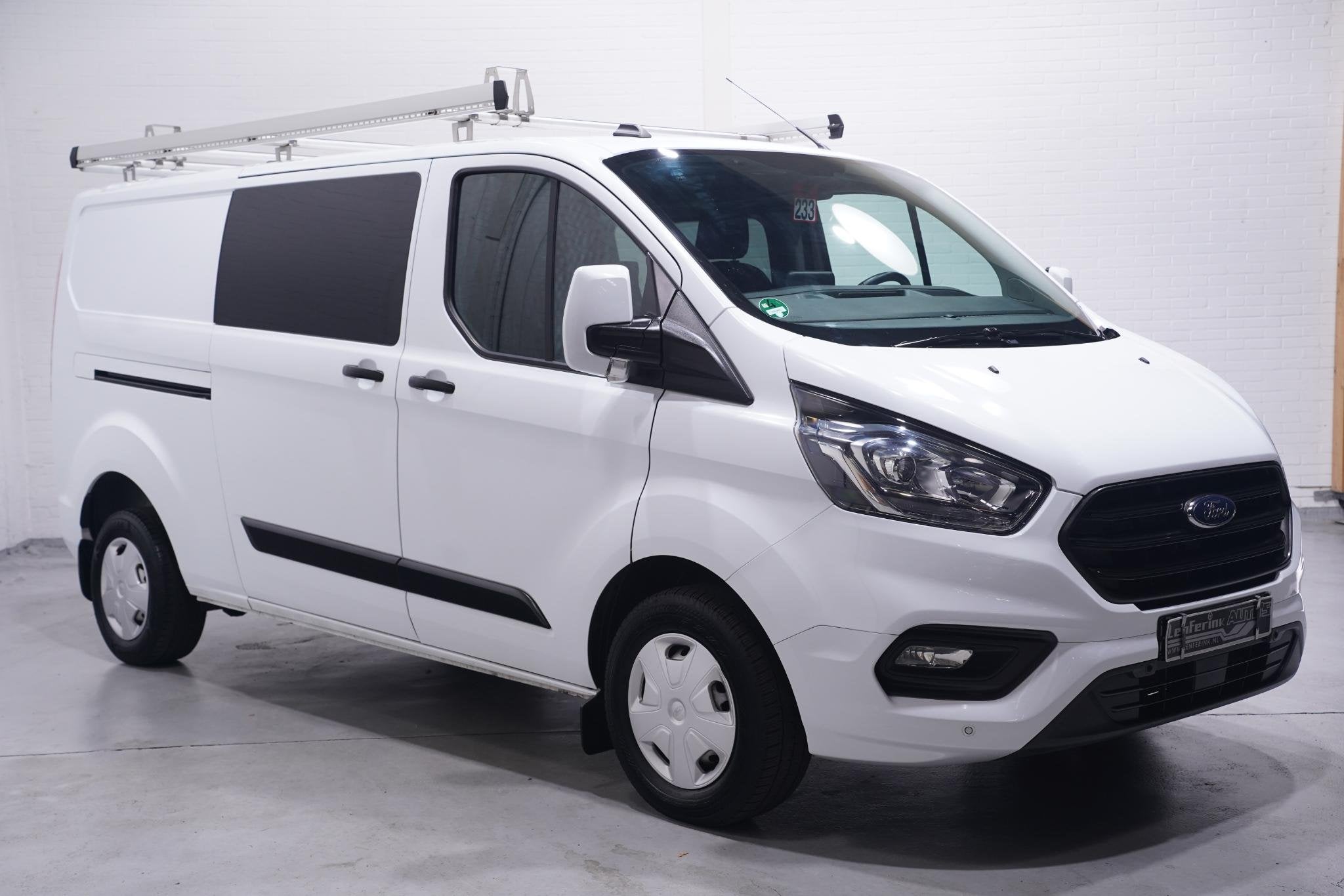Ford Transit Custom 2.0 TDCI 130 pk L2 Dubbel Cabine 5-Zits, Auto's, Bestelauto's, Voorwielaandrijving, Stof, Gebruikt, 4 cilinders