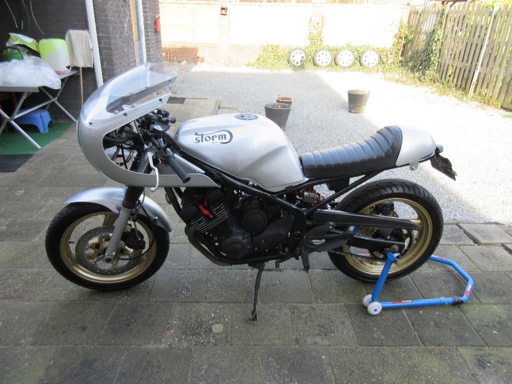 Caferacer Yamaha XJ 600 iets aparts izgst 1750 euro, Sportuitlaat, Occasion, 4 cilinders, Particulier