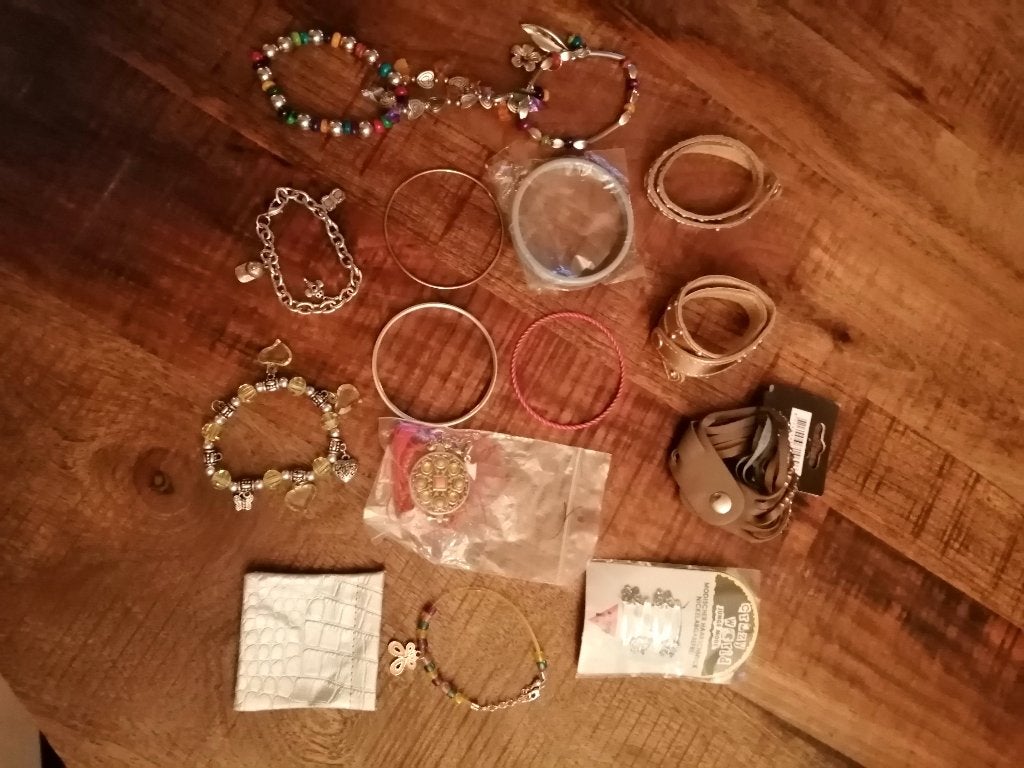 NIEUW Ketting Tassen Oorbellen Ringen Riemen Crunchies, Ophalen of Verzenden, Nieuw, Overige kleuren, Overige materialen