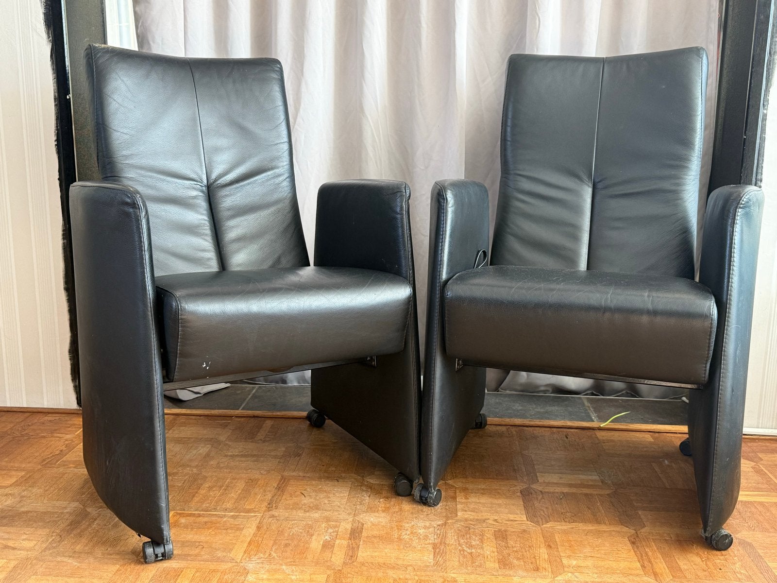 Leolux eetkamerstoelen - Zwart leer (set van 2), Gebruikt, Twee, Zwart, Leer