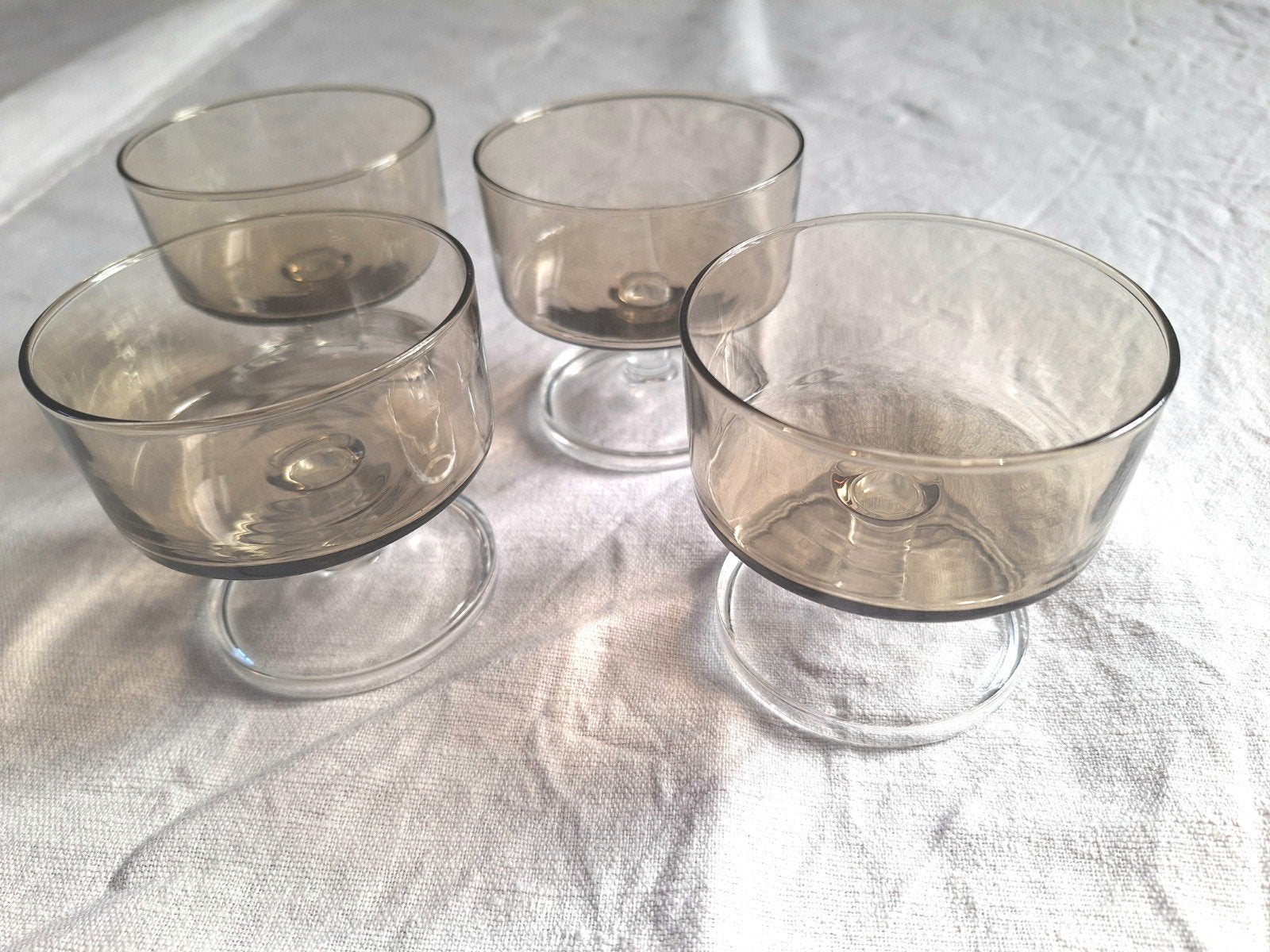 4 Vintage dessertschaaltjes rookglas Luminarc, Ophalen of Verzenden, Overige typen