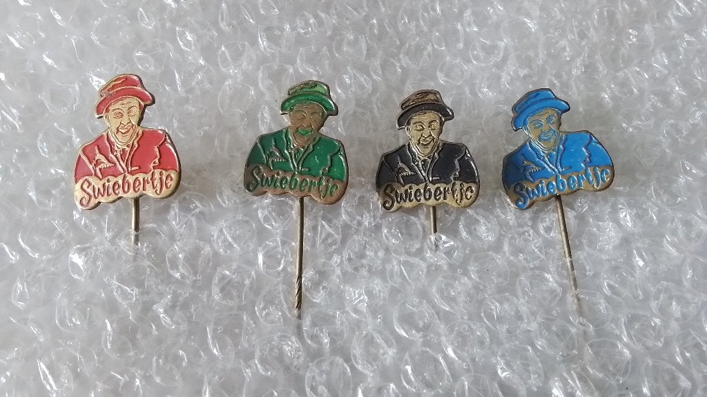 4 verschillende kleuren speldjes Swiebertje, Verzamelen, Speldjes, Pins en Buttons, Ophalen of Verzenden, Zo goed als nieuw, Overige onderwerpen