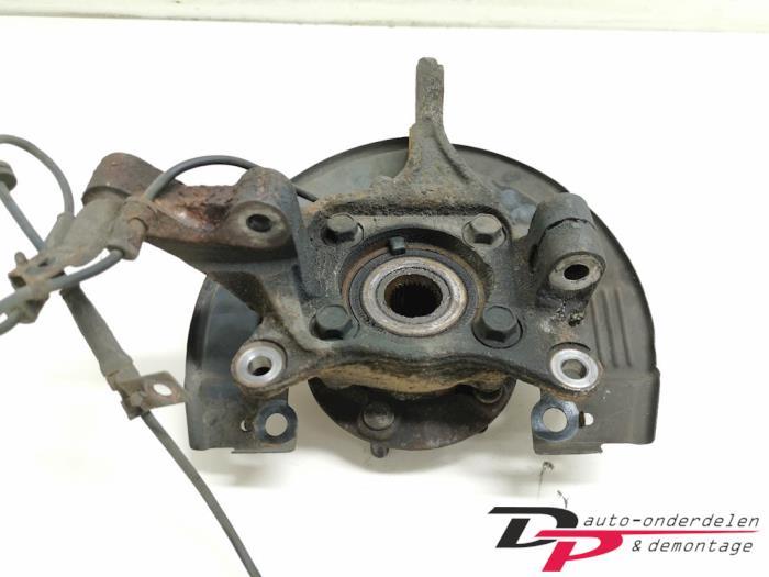 Wielnaaf voor van een Mitsubishi Grandis, Gebruikt, -, -, Ophalen of Verzenden