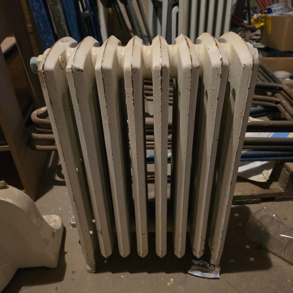 Antieke gietijzeren radiator, Ophalen, 30 tot 80 cm, Gebruikt, Radiator
