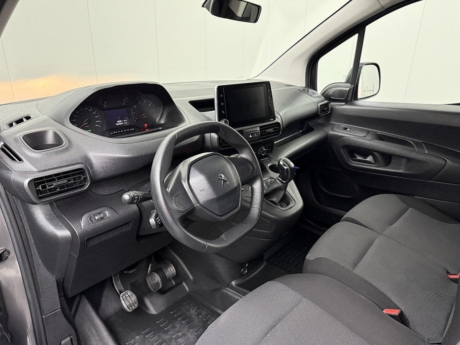 Peugeot Partner 1.5HDi | 3-Persoons | Navigatie | Multimedia, Dealer onderhouden, Stof, Gebruikt, 4 cilinders