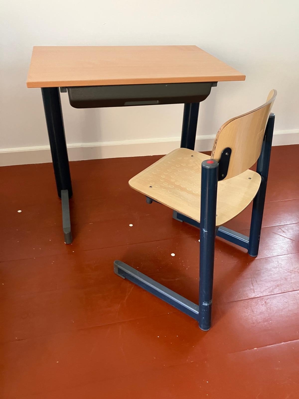 Stevig Kinderbureau met Lade en Bijpassende Stoel, Kinderen en Baby's, Kinderkamer | Tafels en Stoelen, Ophalen, Gebruikt, Tafel(s) en Stoel(en)