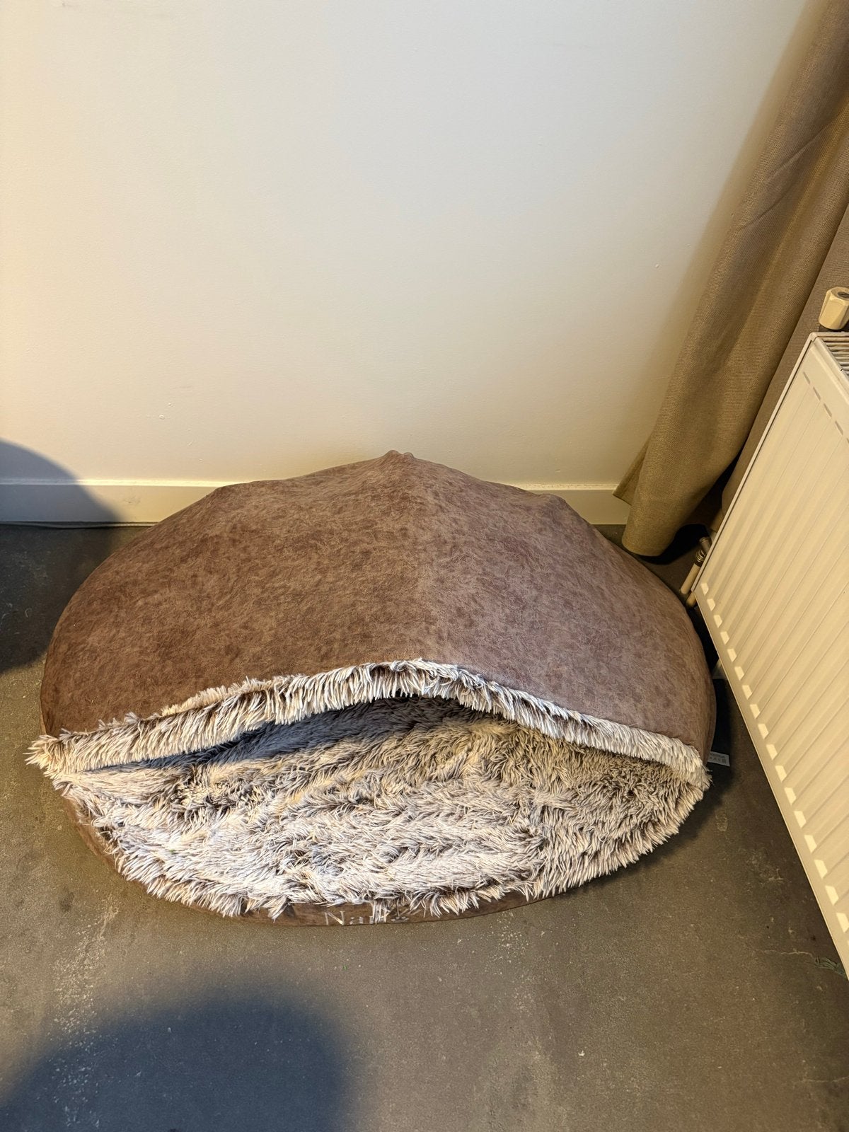 Hondenmand cuddle cave Napzzz 100x80, Ophalen, Zo goed als nieuw, Overige