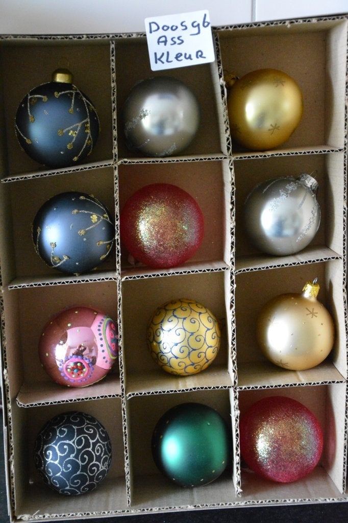 Kerstballen gekleurd Doos 96, Diversen, Ophalen of Verzenden, Zo goed als nieuw