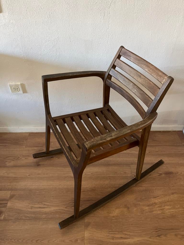 Deens design schommelstoel van Jacob Berg, Huis en Inrichting, Stoelen, Ophalen, Gebruikt, Bruin, Eén
