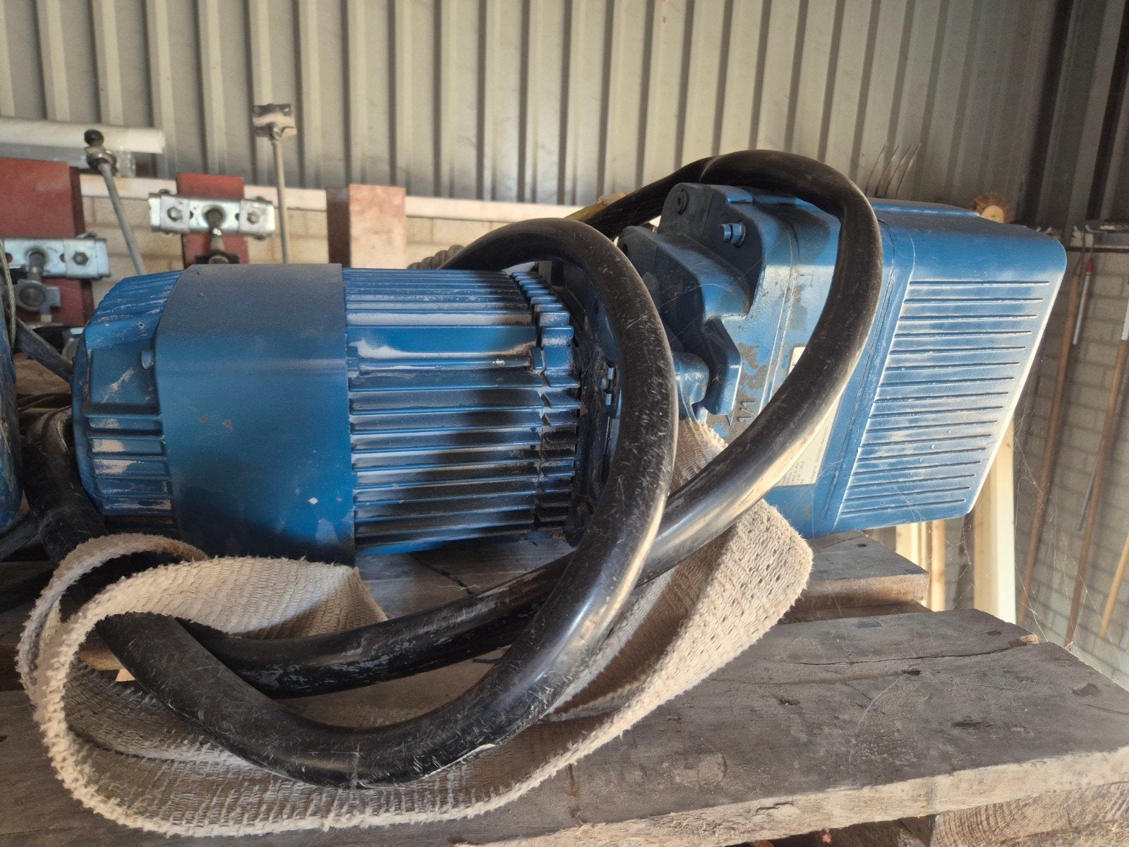 Demag ketting takel met looprails., Doe-het-zelf en Verbouw, Ophalen, Gebruikt