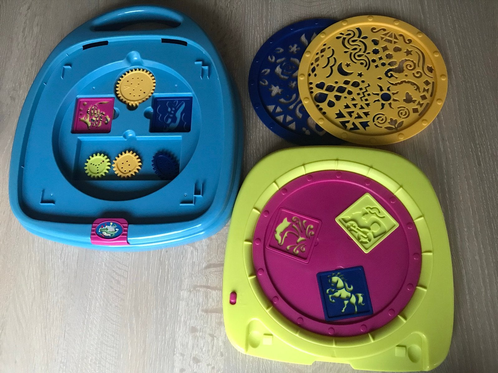 Mandala Designer Tekenset voor Creatieve Kinderen, Ophalen of Verzenden, Gebruikt, Knutselen