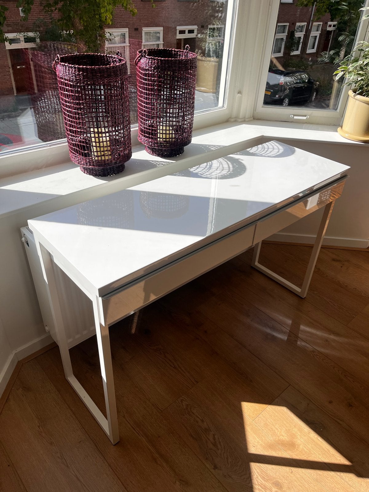 Compact bureau met 2 lades - ideaal voor kleine ruimtes, Huis en Inrichting, Ophalen, Met lades, Spaanplaat of MDF, Zo goed als nieuw