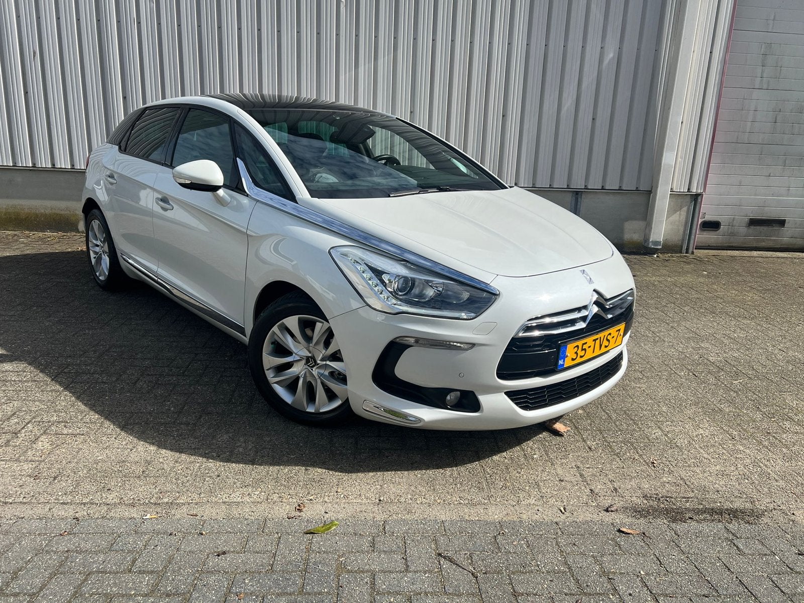 DS5 1.6 THP 156pk AUTOMAAT ‘12 met nw motor! Dealer o, Auto's, Citroën, Euro 5, Zwart, Wit, 75 €/maand