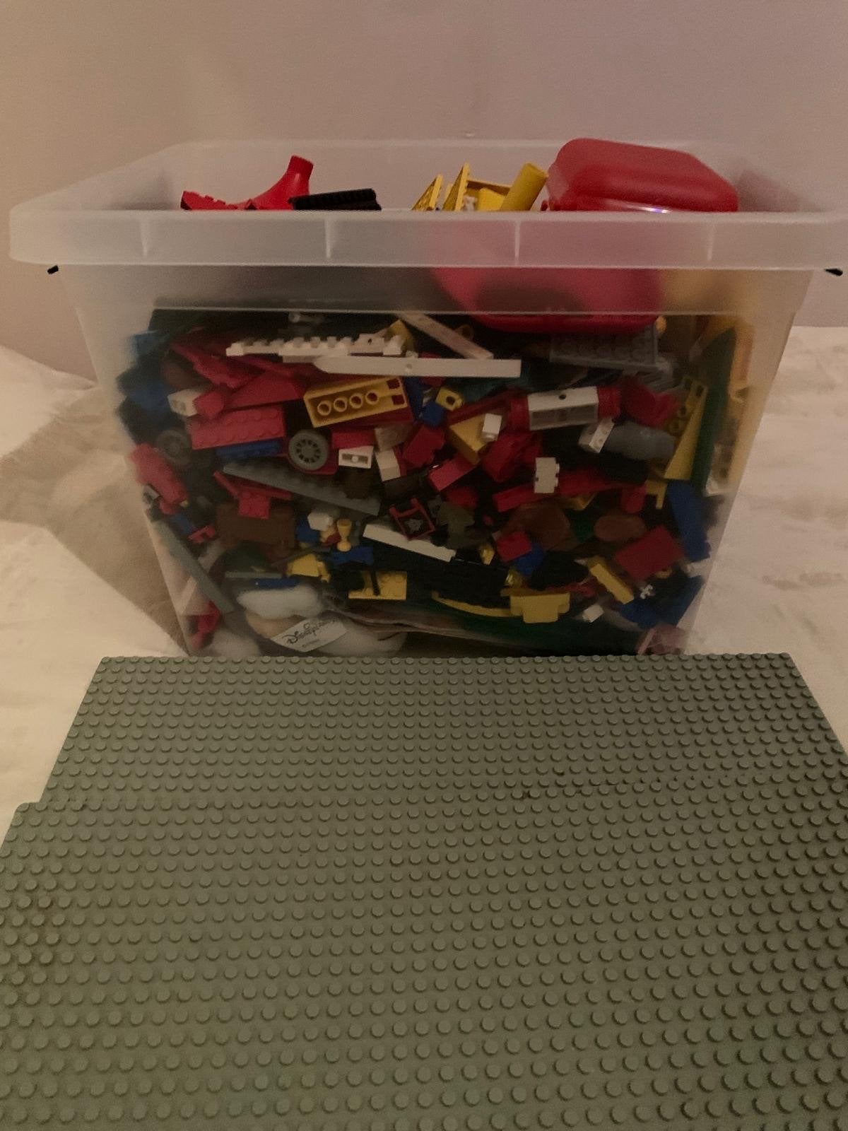 Vintage LEGO - Grote doos met diverse stenen en grondplaten, Ophalen, Gebruikt, Inclusief extra onderdelen, Lego