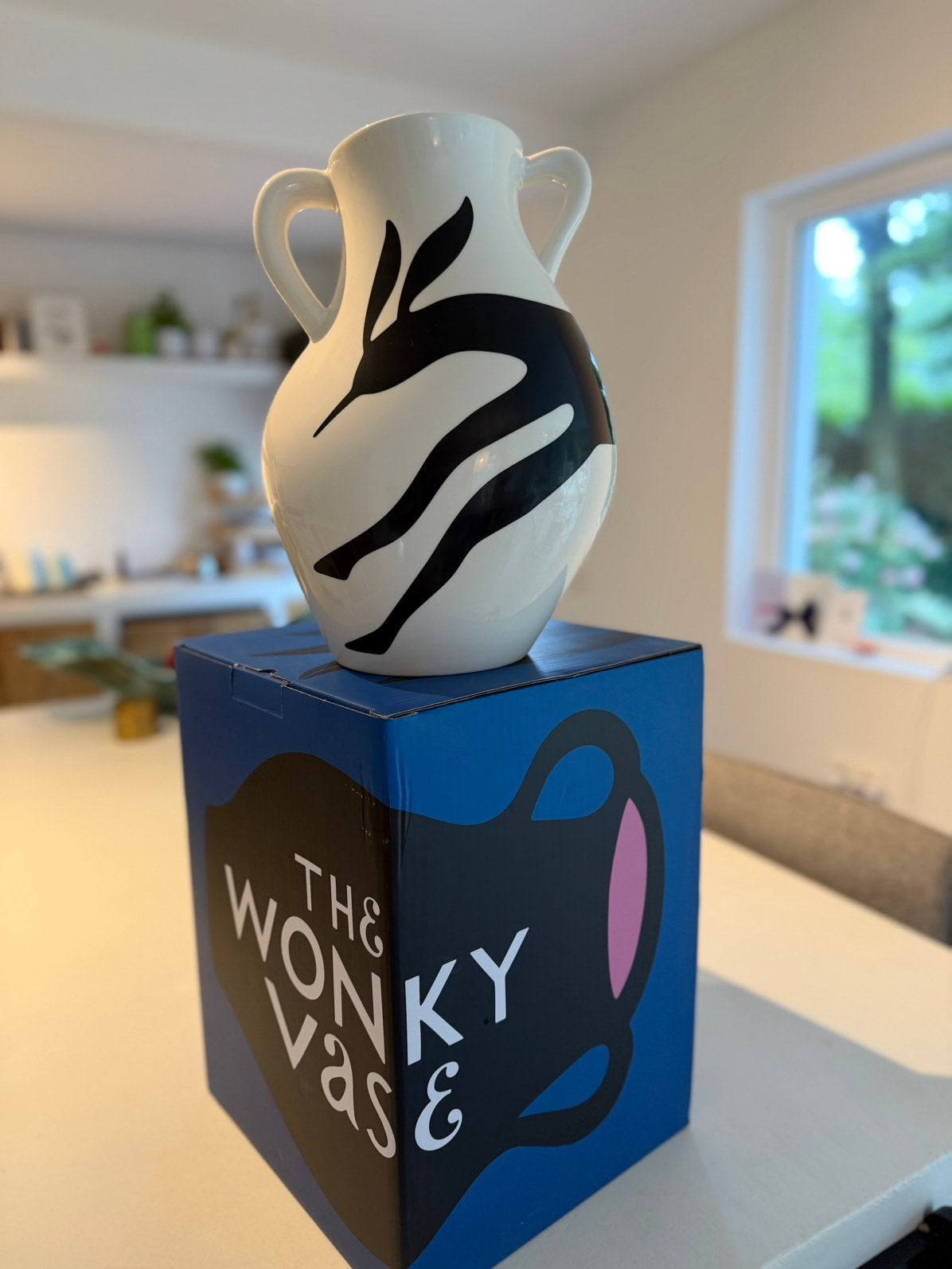 Case Studyo x Piet Parra – “Wonky Vase” The Runner, Wit, Aardewerk of Porselein, Nieuw, Ophalen of Verzenden