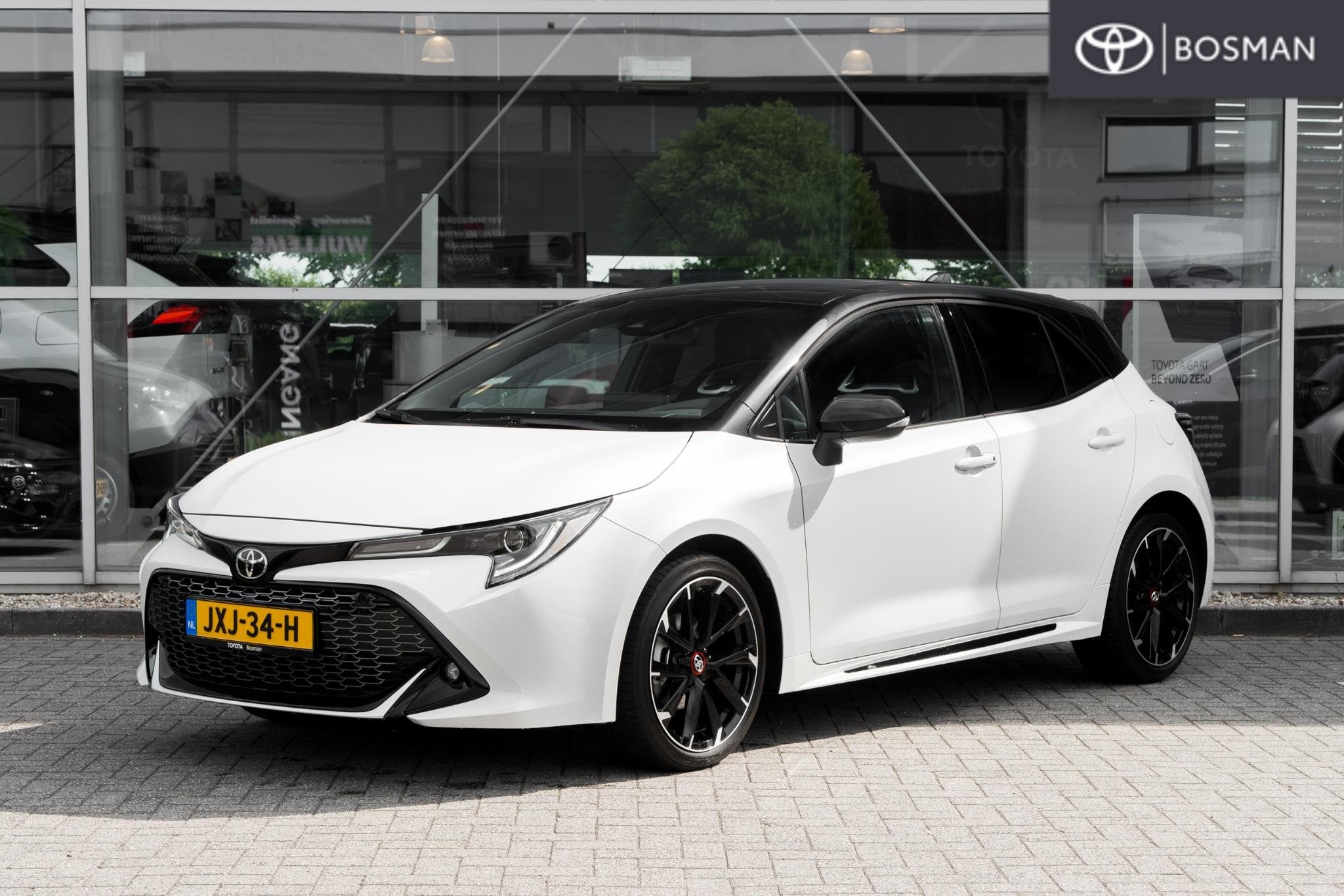 Toyota Corolla Hybrid 140 GR Sport, Auto's, 450 kg, Gebruikt, 4 cilinders, Wit