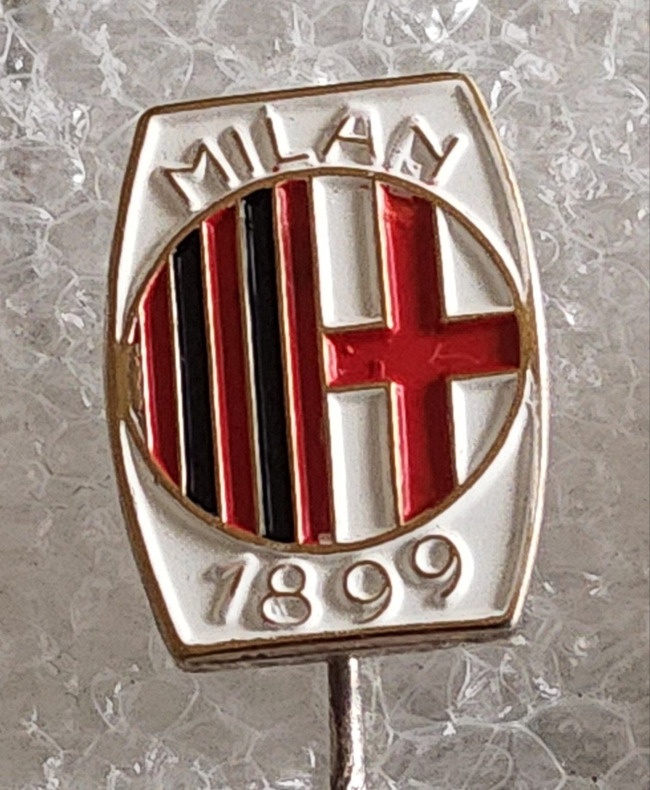 AC Milan Speldje - Voetbalclub Pin 1899, Ophalen of Verzenden, Gebruikt, Overige onderwerpen, Speldje of Pin