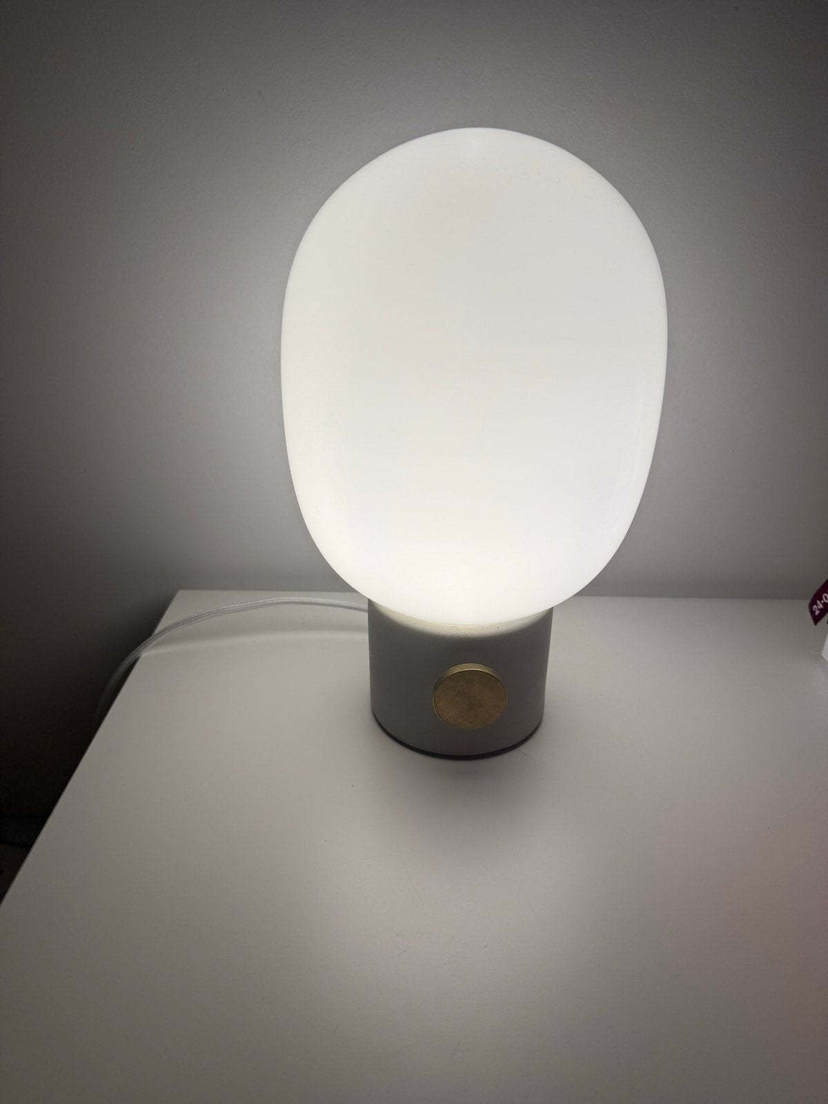 Audo Copenhagen JWDA lamp met glazen kap en betonnen voet, Ophalen, Met schakelaar, Wit, E27 (groot)