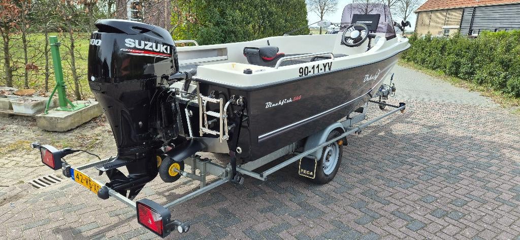 Orka Blackfish 560 met Suzuki DF100B + Pega trailer., Gebruikt, Ophalen, 70 pk of meer, Buitenboordmotor