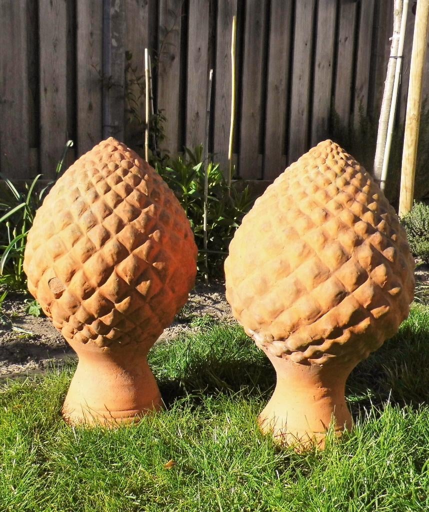 Terracotta dennenapels XXL twee stuks, Ophalen, Gebruikt