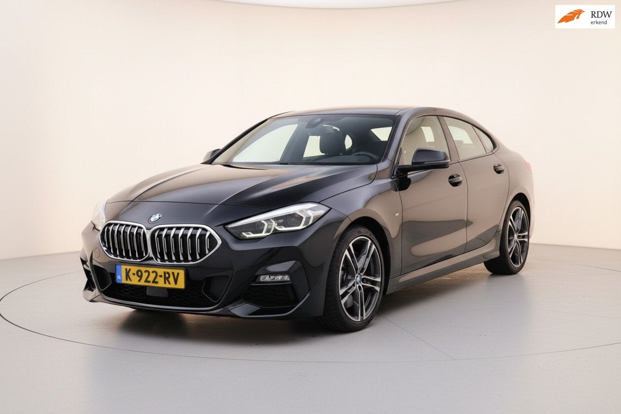 BMW 2-serie Gran Coupé 218i Executive M-PAKKET AUTOMAAT, Gebruikt, Euro 6, 1350 kg, Leder en Stof