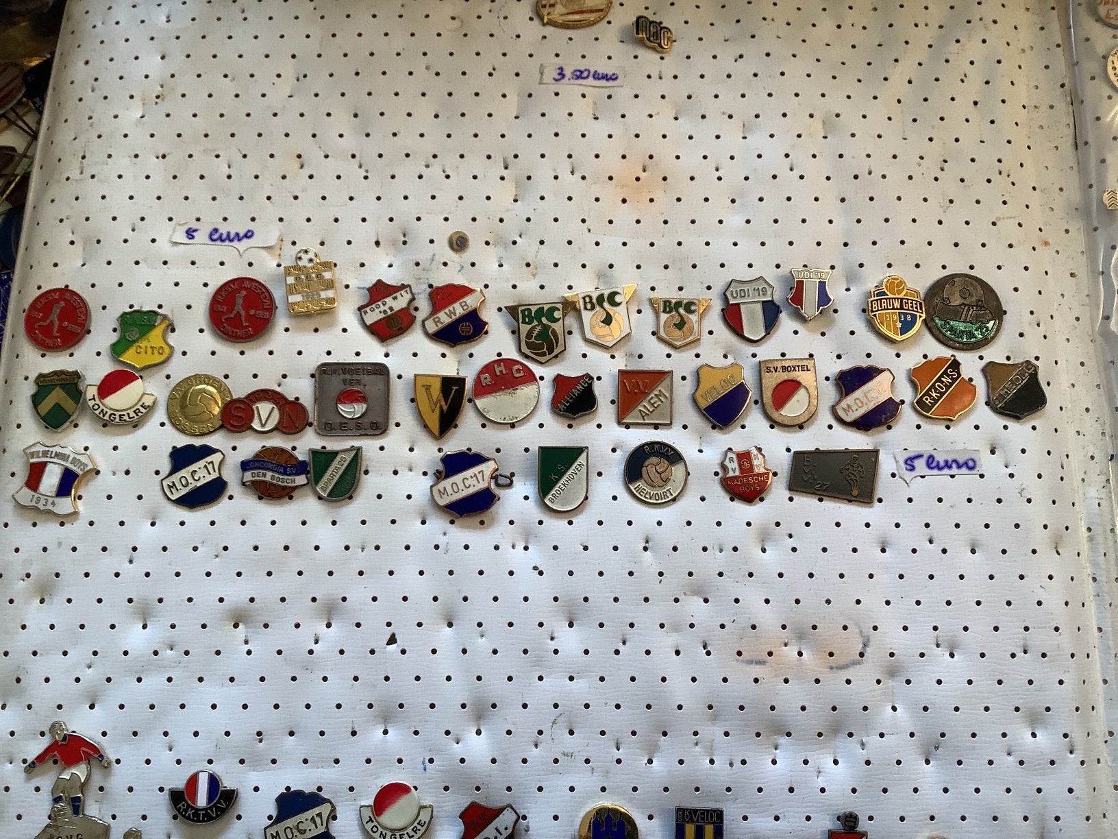 Speldjes voetbal Noord Brabant, Verzamelen, Speldjes, Pins en Buttons, Ophalen of Verzenden, Zo goed als nieuw