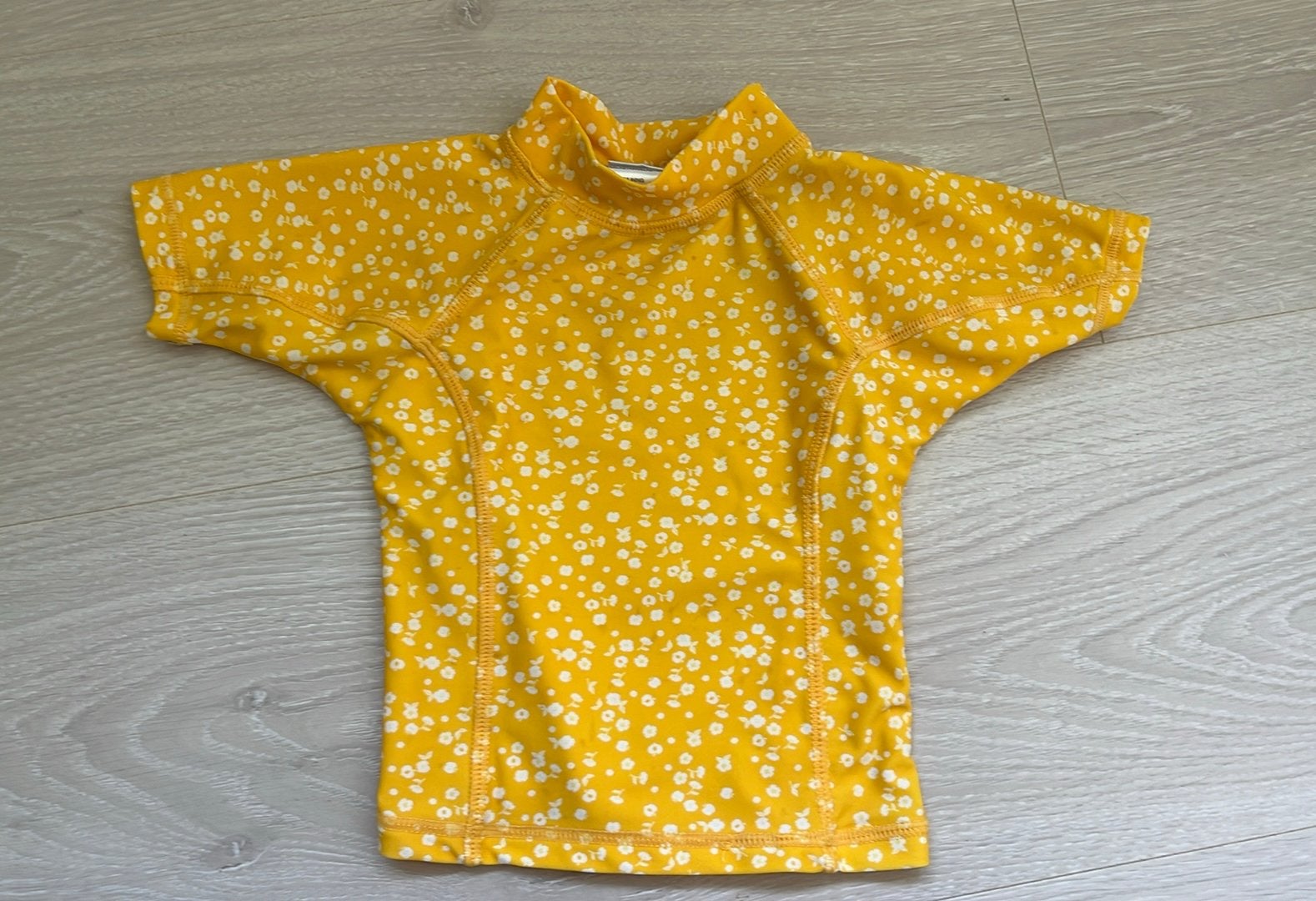 UV beschermings t shirt, Kinderen en Baby's, Babykleding | Baby-zwemkleding, Ophalen of Verzenden, Zo goed als nieuw, Maat 62