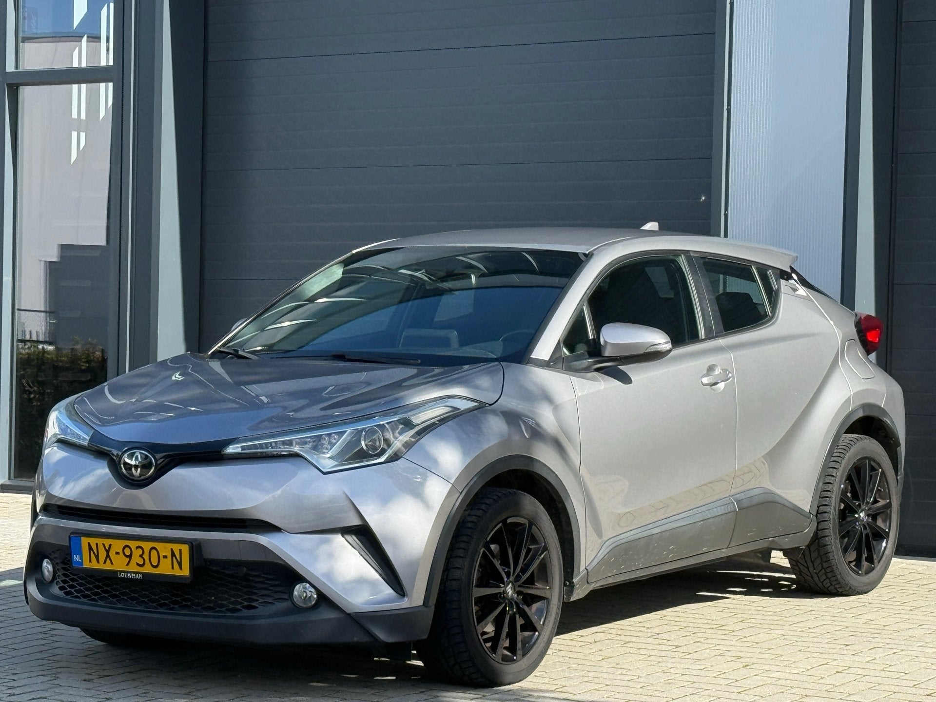 Toyota C-HR 1.2 Dynamic 116PK / Camera / Nette auto!, Auto's, Voorwielaandrijving, Gebruikt, 4 cilinders, 116 pk