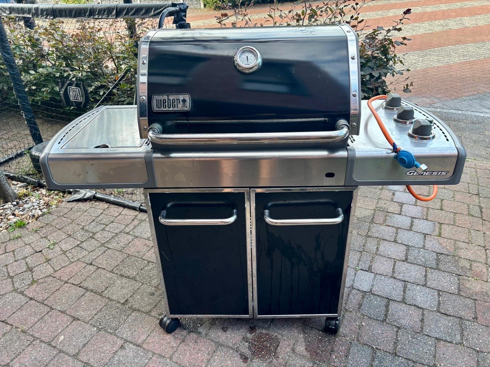 Weber Genesis Gasbarbecue met zijbrander, Ophalen, Gebruikt