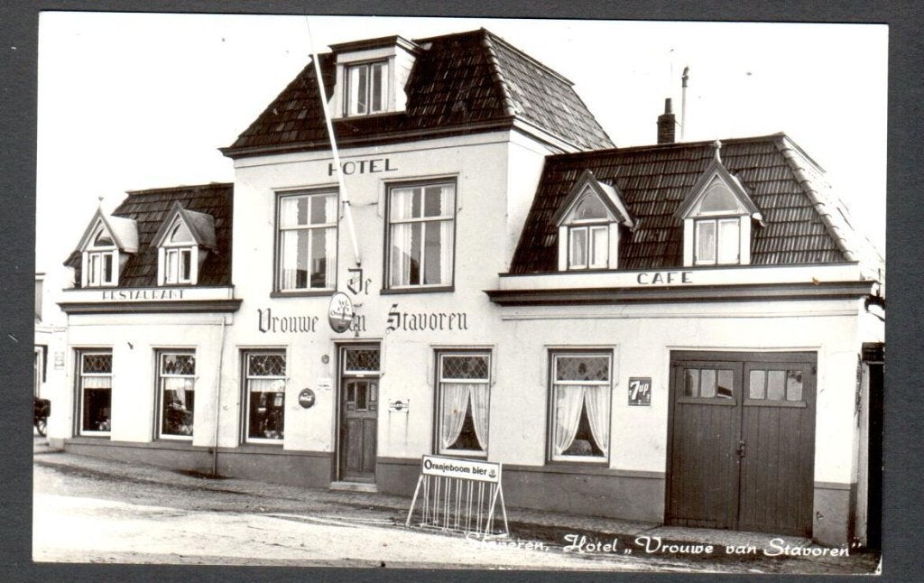 Oude ansicht - Staveren - Hotel Vrouwe van Stavoren 1974 Frl, Ophalen of Verzenden, 1960 tot 1980, Gelopen, Friesland