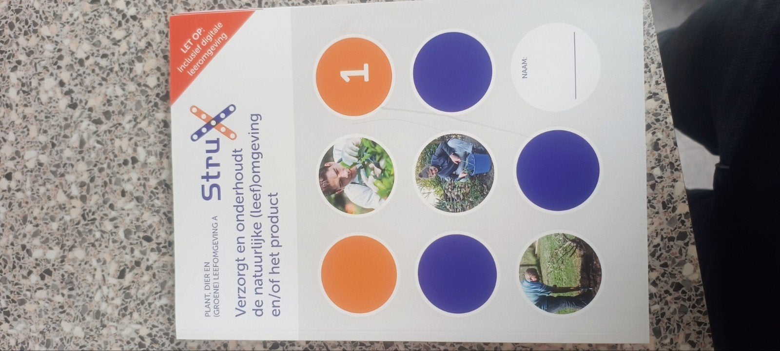 Strux Verzorgt en onderhoudt de natuurlijke (leef)omgevin, Overige vakken, Ophalen of Verzenden, Zo goed als nieuw, Onbekend