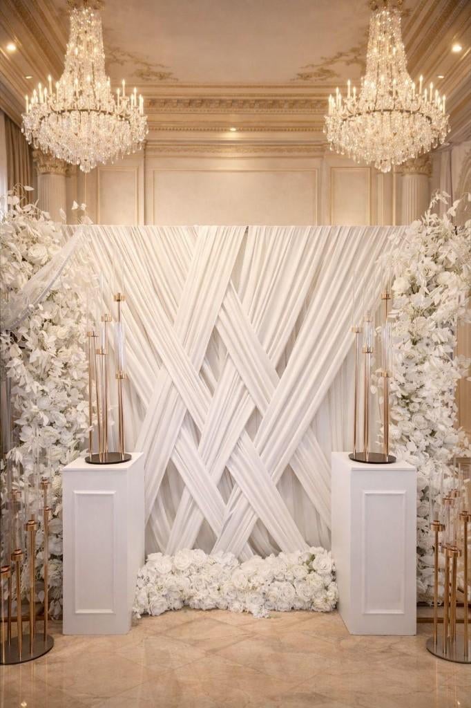 Luxe Bruiloft Backdrop met Bloemen & Kandelaars - Verhuur, Ophalen of Verzenden, Geboorte of Huwelijk