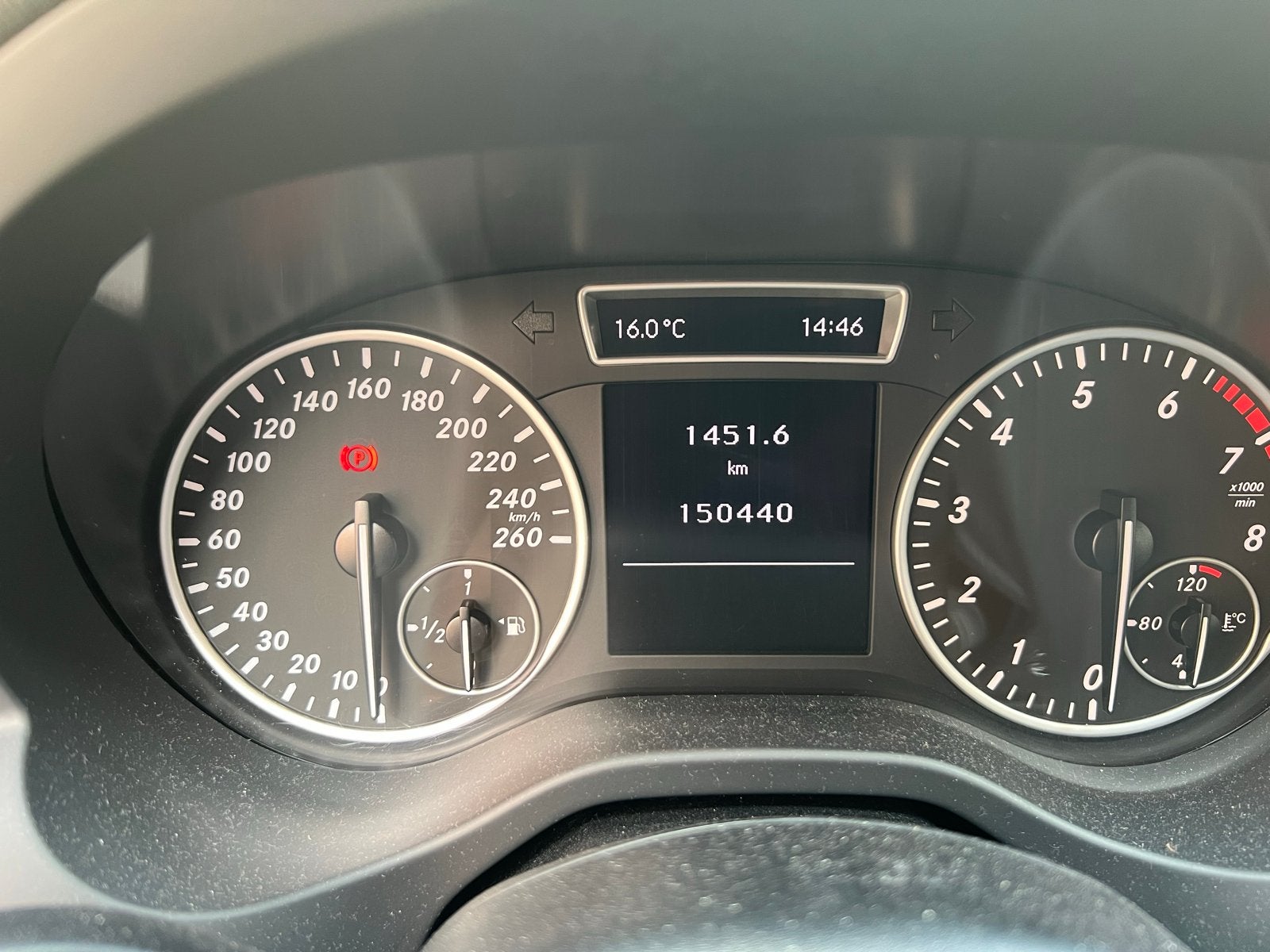 Mercedes-Benz A-Klasse 1.6 A200 Blue Efficiency AUT 2013, Auto's, Voorwielaandrijving, Zwart, Leder en Stof, 1595 cc