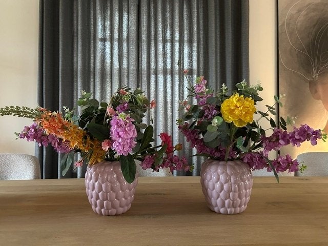 Set van 2 lila vazen inclusief zijden bloemen, Ophalen of Verzenden, Zo goed als nieuw