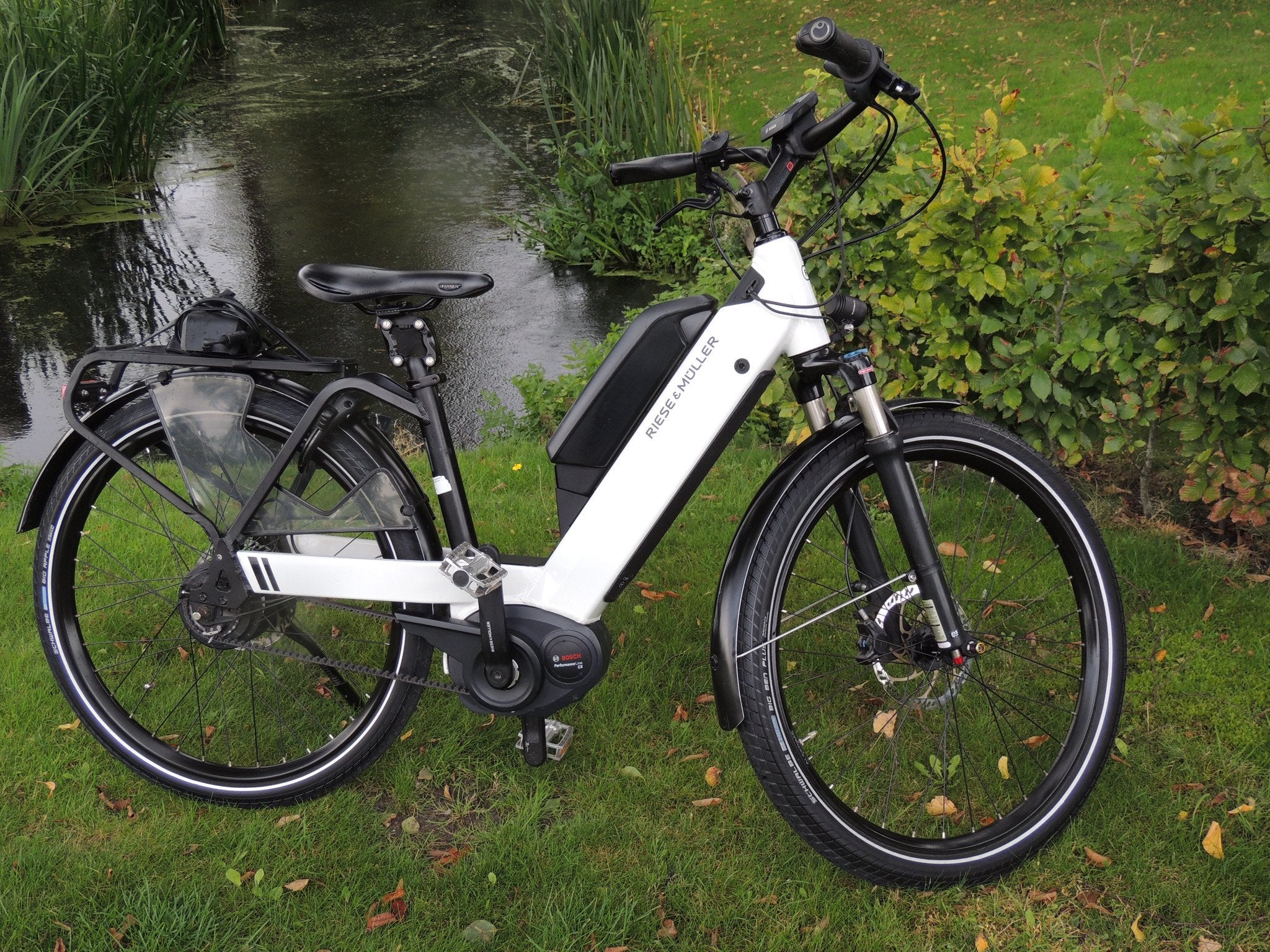 Riese & Muller Nevo GT Vario Framem 45 26 Inch 1000 Wh accu, Riese & Müller, Edisonweg 9
1821 bn  Alkmaar, NL, Zo goed als nieuw