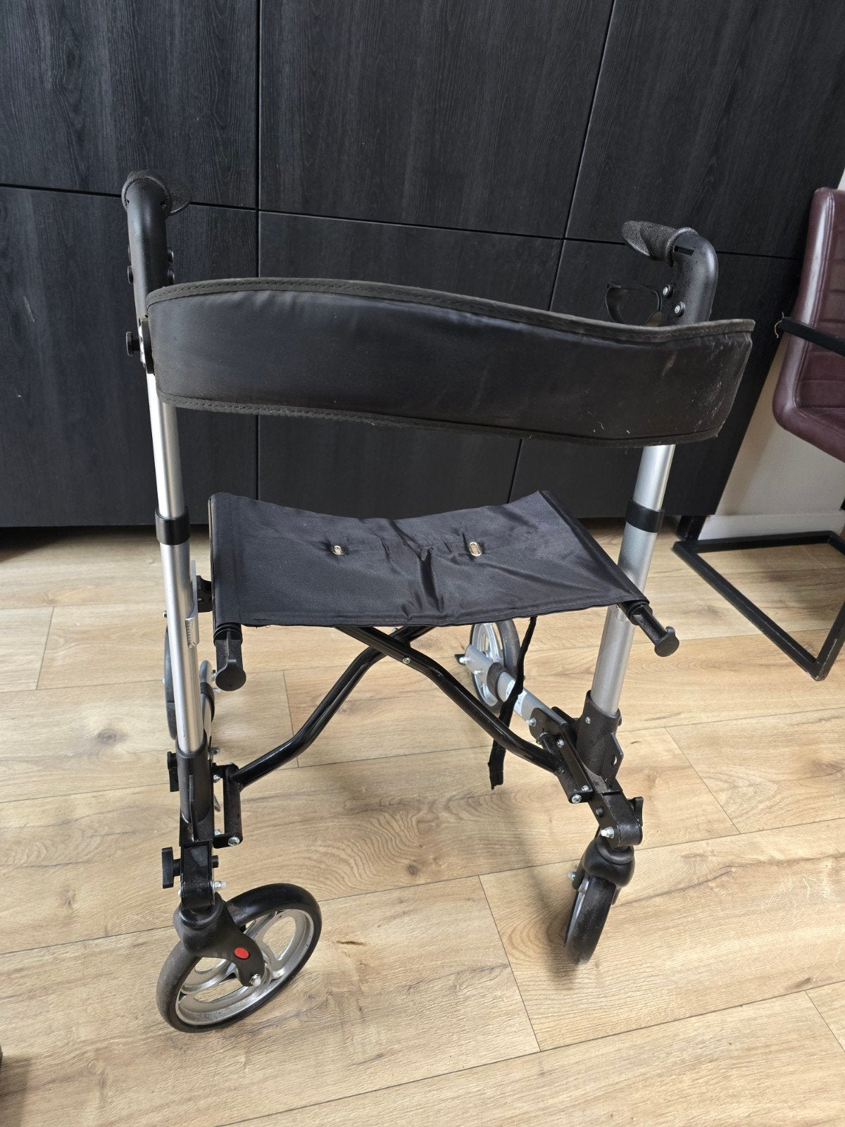 zgan rollator kan weg tegen zacht prijsje, Diversen, Rollators, Ophalen, Zo goed als nieuw