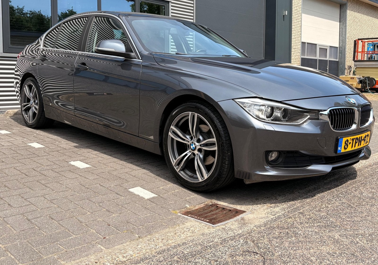 BMW 3-Serie 1.6 316I Executive AUT 2014 Grijs, Automaat, 4 cilinders, Origineel Nederlands, 75 €/maand