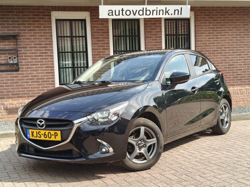 Mazda 2 1.5 Skyactiv-G TS+ LED / STOELVERWARMING (bj 2017), Auto's, Dealer onderhouden, Gebruikt, 4 cilinders, Zwart