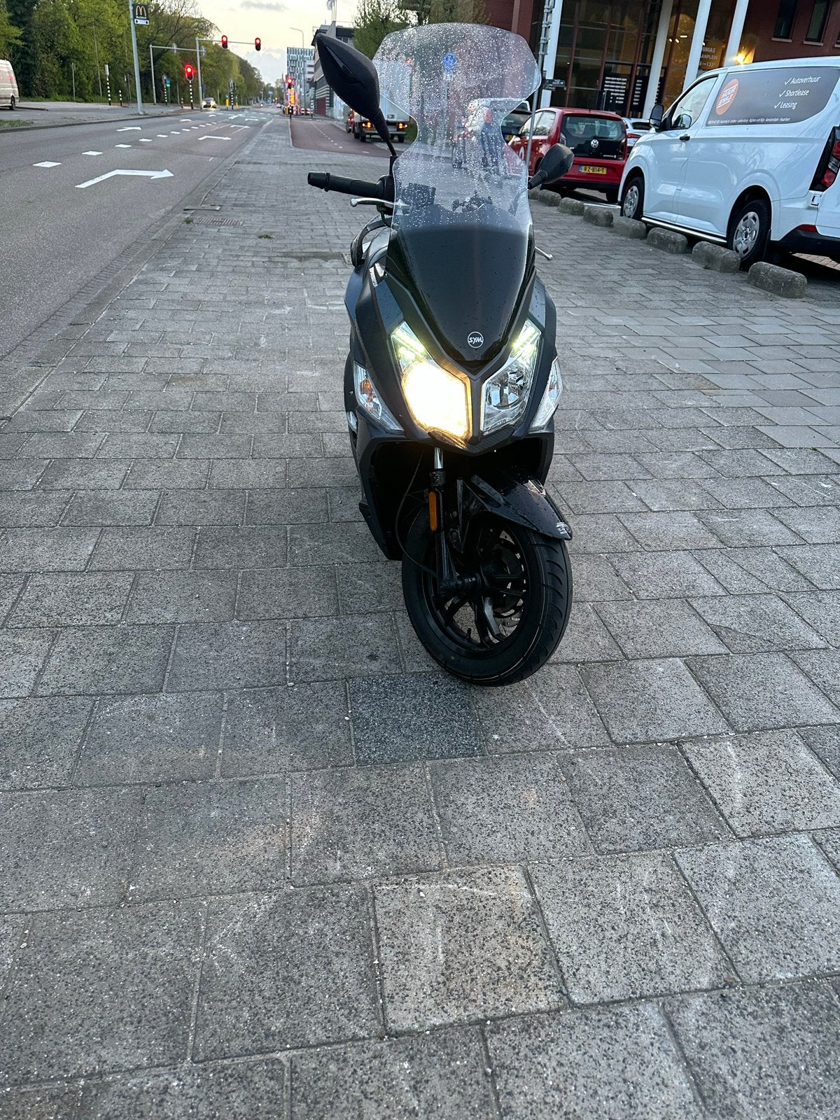 Sym Jet4 bromscooter 2021 - Zwart, Fietsen en Brommers, Scooters | SYM, Ophalen, Gebruikt, Overige modellen, Benzine