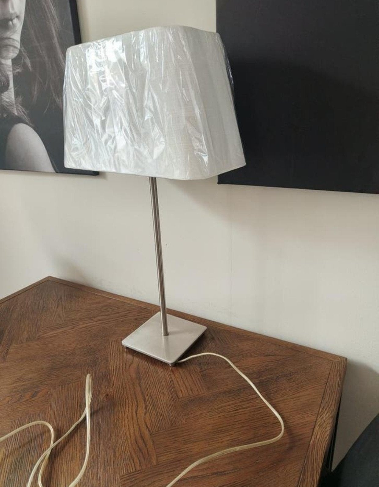 Nieuwe tafellamp met witte kap en metalen voet, Met schakelaar, Overige merken, Wit, Schemerlamp
