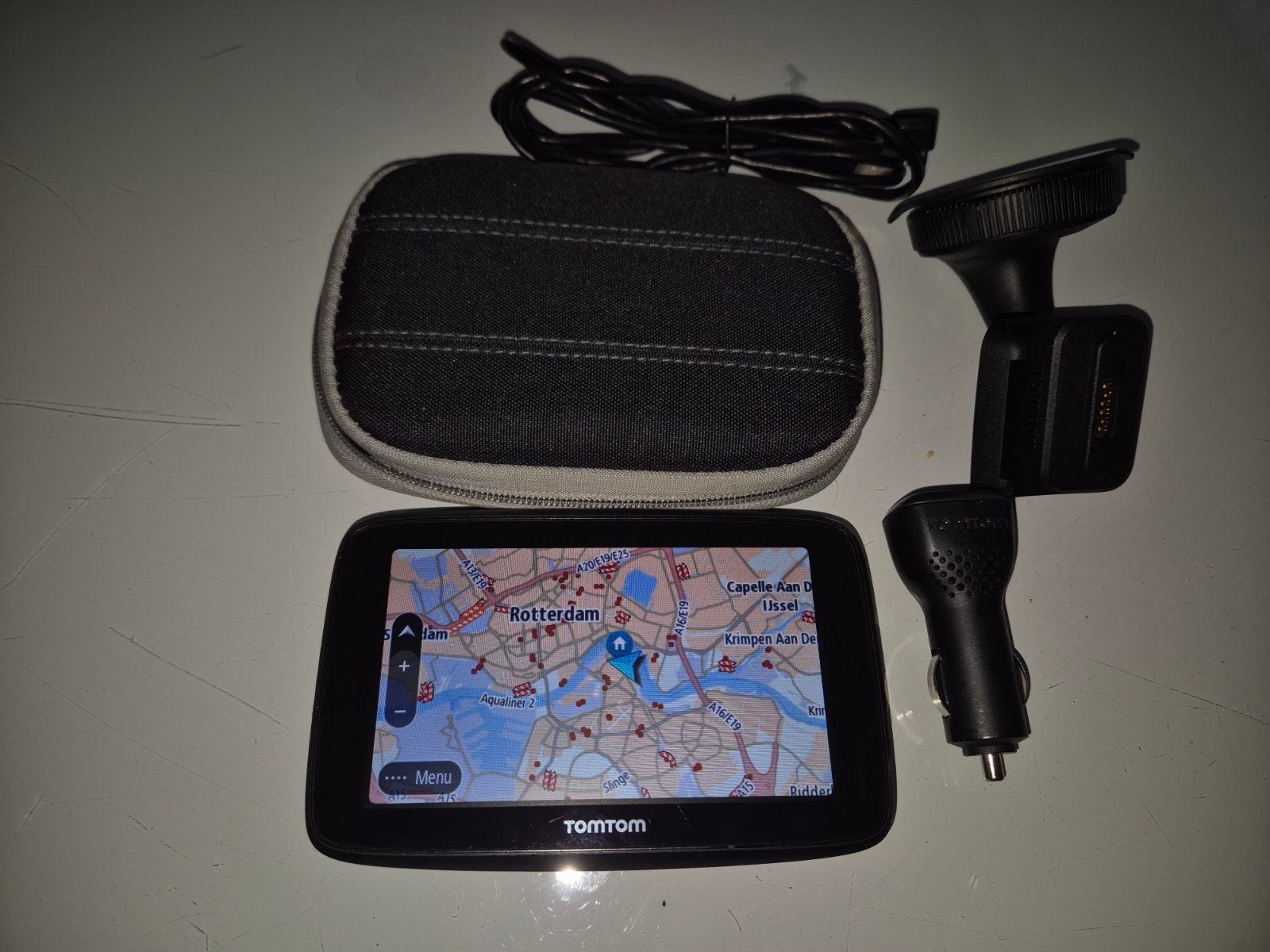 TomTom GO 520 Navigatiesysteem met Wereldkaarten, Ophalen of Verzenden, Zo goed als nieuw